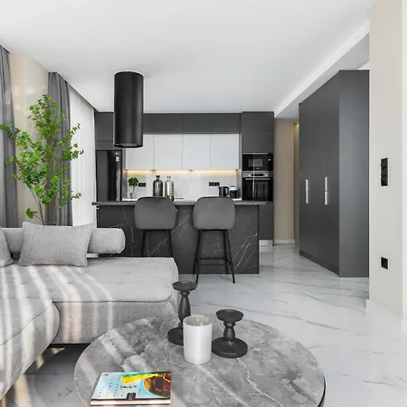 Ophelia By Halu!, Luxury With Hot Tub Apartment *