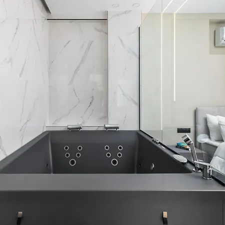 Ophelia By Halu!, Luxury With Hot Tub * Thessaloniki