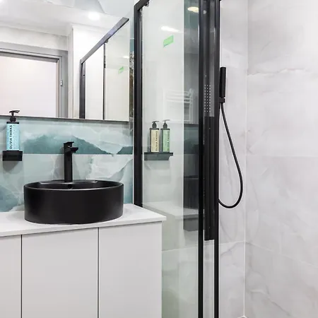 Ophelia By Halu!, Luxury With Hot Tub Apartment