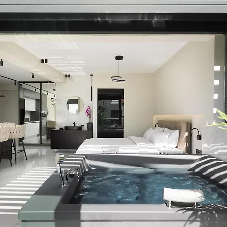 Ophelia By Halu!, Luxury With Hot Tub *